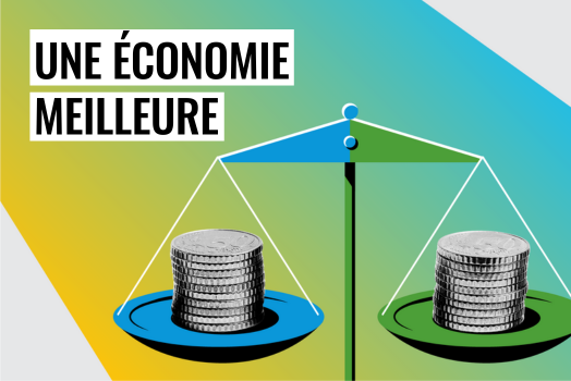 Une économie plus performante Photocomposition : Une balance avec des pièces de monnaie et les mots Une économie meilleure